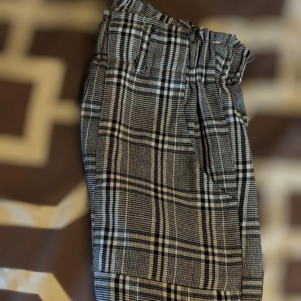 Checked short